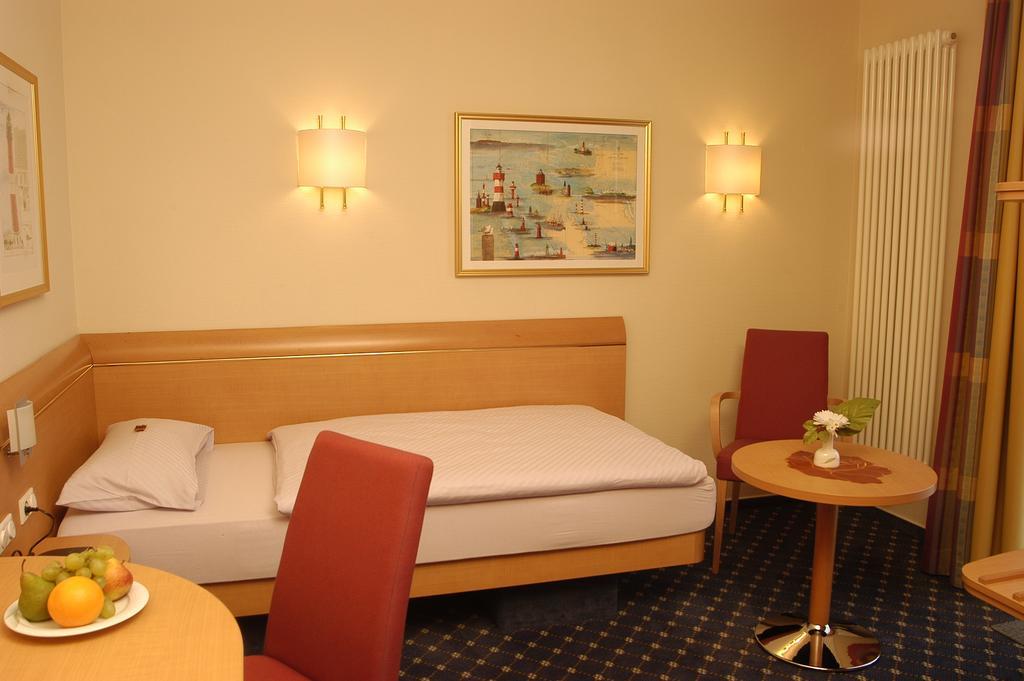 Hotel Prinz Heinrich Emden Exterior photo